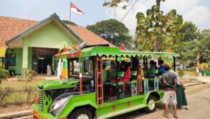 Selalu Hadir Untuk Masyarakat, Prajurit dan Srikandi Tengkorak Kostrad Gelar Sunatan Massal