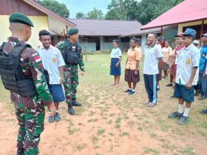 Satgas Yonif RK 111/KB Tanamkan Wawasan Kebangsaan dan Cintah Tanah Air di Wilayah Terpencil Papua Selatan