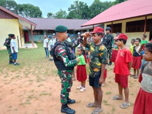 Satgas Yonif RK 111/KB Tanamkan Wawasan Kebangsaan dan Cintah Tanah Air di Wilayah Terpencil Papua Selatan