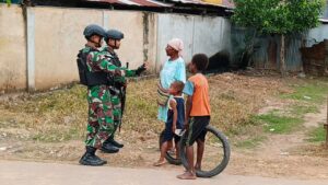 Patroli Simpatik, Cara Satgas Yonif 125/SMB Jaga Kondusifitas di Wilayah Penugasan