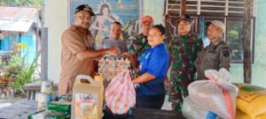 Perbaiki Gizi Anak Stunting, Danramil Yapen Barat Salurkan Bantuan Sembako Lewat Kader Posyandu Pulau Yerui