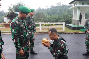 Tradisi Penerimaan Warga Baru dan Laporan Korps Calon Danyonif 144/JY