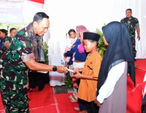 Jelang Reuni Ke-30, Tidar Setia 93 Gelar Baksos Berikan Bantuan Keramik Masjid Baitul Arif