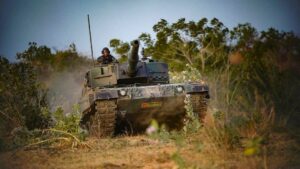 Puslatpur V Marinir Baluran Situbondo Dihujani Munisi Prajurit Kostrad