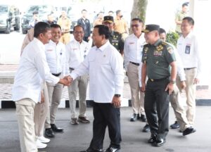 Kasad Dampingi Presiden RI Kunjungan ke PT Pindad