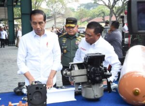 Kasad Dampingi Presiden RI Kunjungan ke PT Pindad