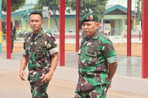 Persiapkan Pasukan Jelang HUT ke -78 TNI, Pangdivif 1 Kostrad Tinjau Latihan Defile Yonif 305 Kostrad