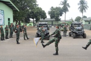 Persiapkan Pasukan Jelang HUT ke -78 TNI, Pangdivif 1 Kostrad Tinjau Latihan Defile Yonif 305 Kostrad