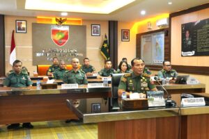 Bahas Tinjauan Strategi Pertahanan Nusantara, Pangdam XIV/Hsn Ikuti Seminar Nasional Bersama Panglima TNI