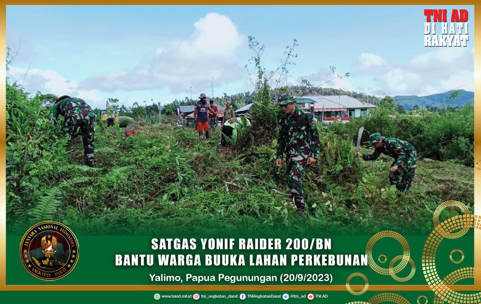 Satgas Yonif Raider 200/BN Bantu Warga Membuka Lahan Kebun