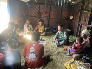 Satgas Yonif Raider 200/BN Terus Aktif Jalin Silaturahmi Dengan Masyarakat Kampung Bolakme
