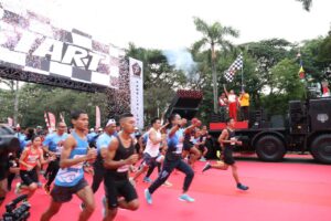 Wakasad Dampingi Panglima TNI Lepas Peserta Lomba Lari “Panglima TNI Run”