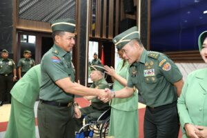 Wakasad Terima Laporan Korps Kenaikan Pangkat 10 Pati TNI AD