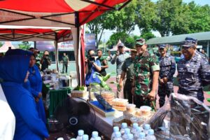 Masyarakat Sangat Antusias di Bazar Murah Korem 132/TDL