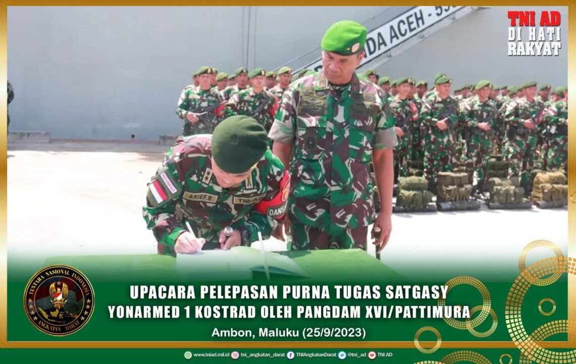 Upacara Pelepasan Purna Tugas Satgas Yonarmed 1 Kostrad Oleh Pangdam XVI/Pattimura