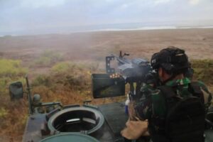 Latihan Menembak Ranpur Tank M113 A1, Tingkatkan Kemampuan Prajurit Yonif 412 Kostrad