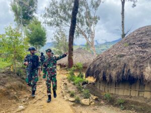 Wujudkan Budaya Hidup Bersih dan Sehat, Satgas Yonif 721/Mks Patroli Pelayanan Kesehatan