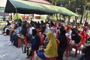 Menyambut HUT ke-78 TNI dan Sumpah Pemuda Tahun 2023, Madivif 1 Kostrad Gelar Baksos dan Pengobatan Masal