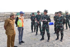 Dipimpin Dirkuad, Corp Keuangan TNI AD Gelar Karya Bakti Pembersihan Semenanjung Reklamasi Pantai Jakarta