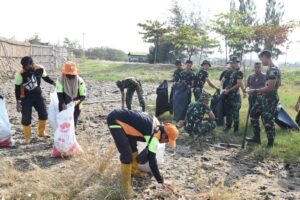 Dipimpin Dirkuad, Corp Keuangan TNI AD Gelar Karya Bakti Pembersihan Semenanjung Reklamasi Pantai Jakarta