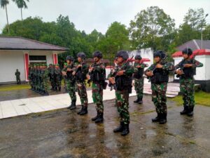 Peringati HUT ke – 78 TNI, Satgas Yonif 111/KB Melaksanakan Ziarah Dan Upacara di Taman Makam Pahlawan Boven Digoel