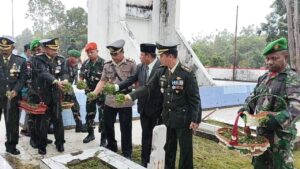 Peringati HUT ke – 78 TNI, Satgas Yonif 111/KB Melaksanakan Ziarah Dan Upacara di Taman Makam Pahlawan Boven Digoel