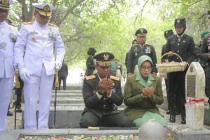 Pangdam IM Pimpin Ziarah Nasional di TMP Banda Aceh