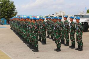 Prajurit Satgas Yonmek XXIII-Q/UNIFIL Mendapatkan Kenaikan Pangkat di Luar Negeri