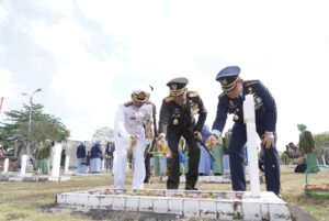 Pangdam IX/Udayana Pimpin Ziarah Nasional di TMP Pancaka Tirta Dalam Rangka HUT Ke-78 TNI