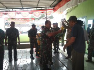 Dalam rangka HUT TNI ke 78, Kodim 0602/Serang Berikan Bansos