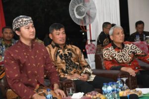 Peringati HUT Ke-78 TNI dan HUT ke-73, Kodam IV/Diponegoro Gelar Pertujukan Wayang Kulit