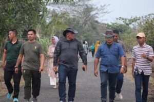 Wujudkan Ketahanan Pangan, Danyonif 757/Ghupta Vira Panen Buah Semangka Di Lahan Kebun Kompi Senapan B