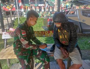 Masyarakat Kampung Kelila Pilih Berobat Di Pos Satgas Yonif 200/BN