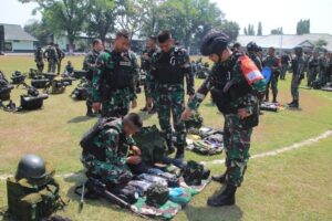 Pengecekan Perlengkapan Lattis Team Yonif 503 Kostrad