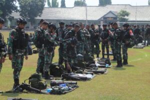 Pengecekan Perlengkapan Lattis Team Yonif 503 Kostrad