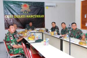 Yonif 754 Divif 3 Kostrad Terima Kunjungan Kerja Danpussenif