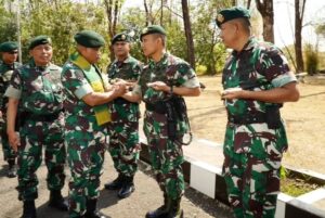 Kaskostrad Kunjungi Markas Brigif 3 Kostrad Untuk Bertatap Langsung Dengan Prajurit dan Keluarganya