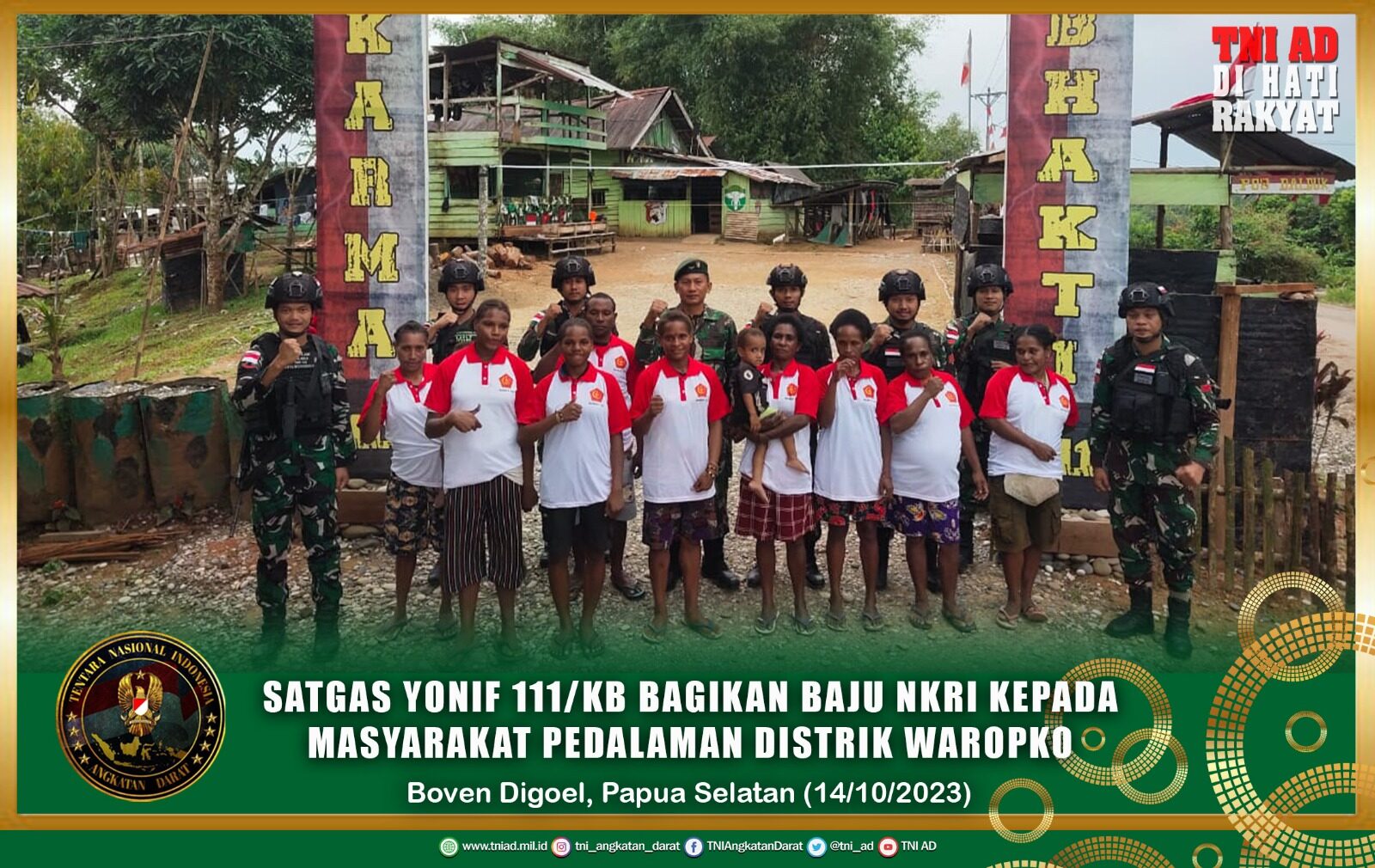 Satgas Yonif 111/KB Bagikan Baju NKRI Kepada Masyarakat Pedalaman Distrik Waropko Papua Selatan