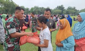 Berbondong-bondong 1.000 Orang Masyarakat Deli Serdang Serbu Yonif 121/MK