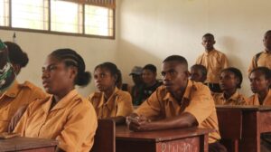 Tanamkan Jiwa Nasionalisme, Satgas Yonif 623/BWU Bekali Wawasan Kebangsaan Kepada Generasi Muda