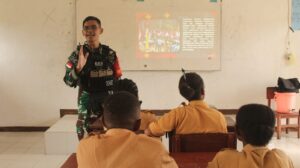 Tanamkan Jiwa Nasionalisme, Satgas Yonif 623/BWU Bekali Wawasan Kebangsaan Kepada Generasi Muda