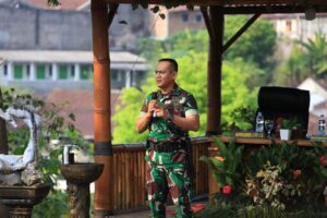 Danmenarmed 2 Putra Yudha Kunjungi Yonarmed 11 Guntur Geni Kostrad