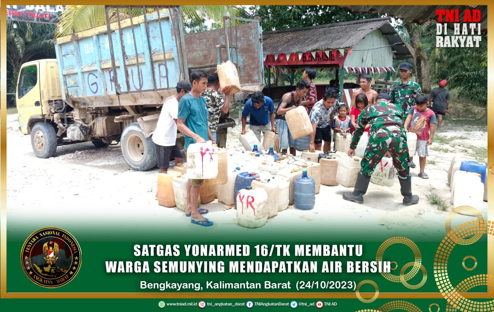 Satgas Yonarmed 16/Tk Membantu Warga Semunying Mendapatkan Air Bersih