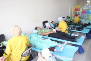 Peduli Kemanusiaan, Prajurit Yonif 413 Laksanakan Donor Darah