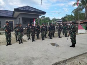 Dansatgas Yonif 122/TS Turun Langsung Mengecek Patok Batas Negara RI-PNG