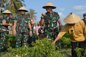 Kunjungan Kerja di Kodim 1627/Rote Ndao, Pangdam IX/Udayana Tinjau Lokasi Hanpang Fi Dale