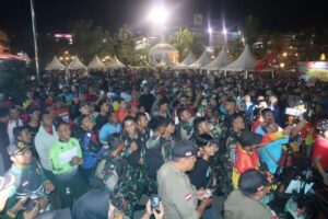 Yonif 501 Kostrad Laksanakan Gowes Malam Beserta Ribuan Masyarakat Kota Madiun