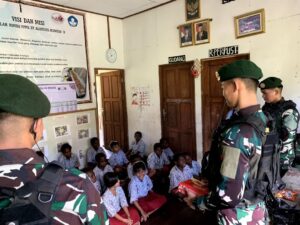 Satgas Mobile Yonif 411 Kostrad Maknai Hari Sumpah Pemuda ke-95 Bersama Anak-anak Papua