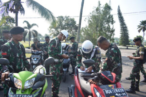 Cegah Pelanggaran Berlalu Lintas, Yonkav 5/DPC Sidak Kendaraan Bermotor