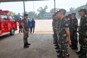 Brigif 17 Kostrad Laksanakan Latihan Pemadam Kebakaran